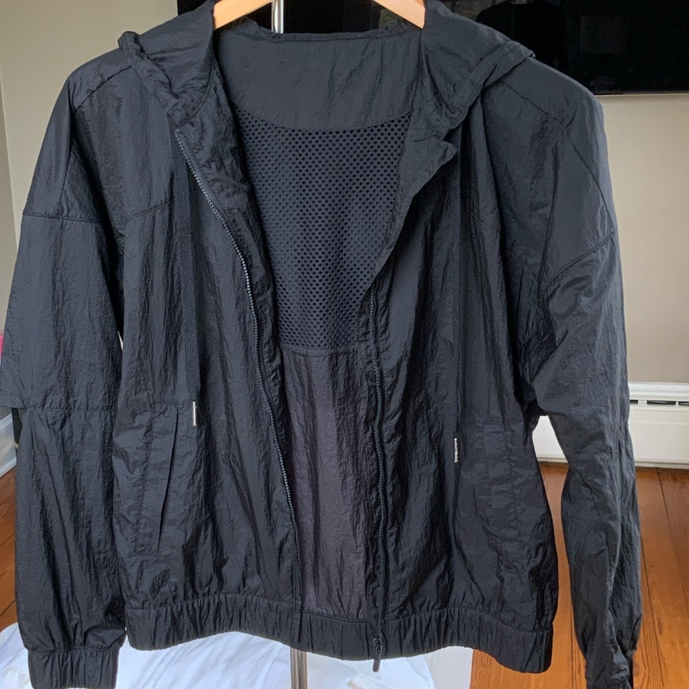 lululemon running Windbreaker Jacket (Small)